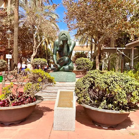 Casa De Pueblo En El Centro De Estepona, Plaza De Las Flores * Эстепона