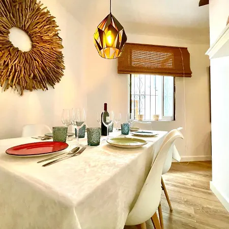 Дом отдыха Casa De Pueblo En El Centro De Estepona, Plaza De Las Flores