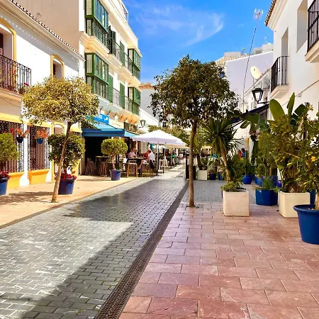 Casa De Pueblo En El Centro De Estepona, Plaza De Las Flores * Эстепона