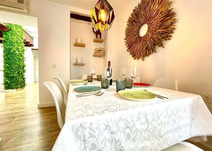 Casa De Pueblo En El Centro De Estepona, Plaza De Las Flores *