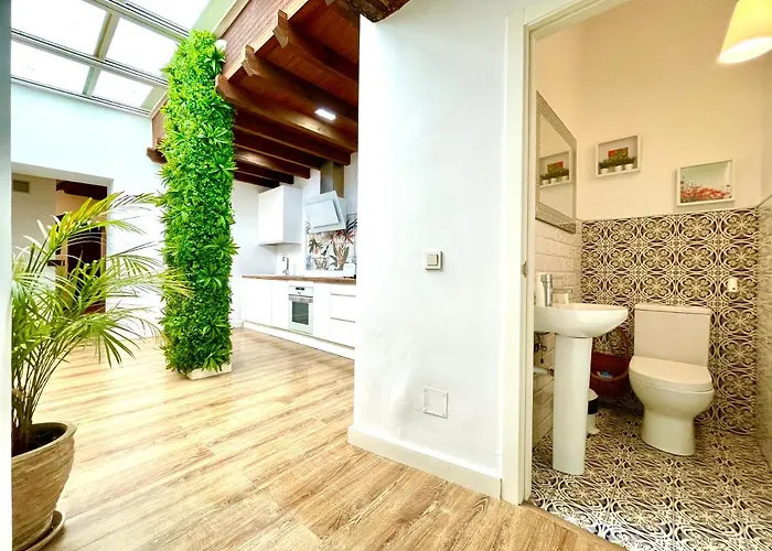 Casa De Pueblo En El Centro De Estepona, Plaza De Las Flores بيت للعطل