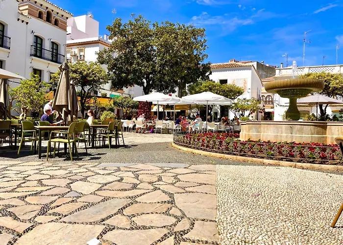 Casa De Pueblo En El Centro De Estepona, Plaza De Las Flores بيت للعطل إِستيبونا