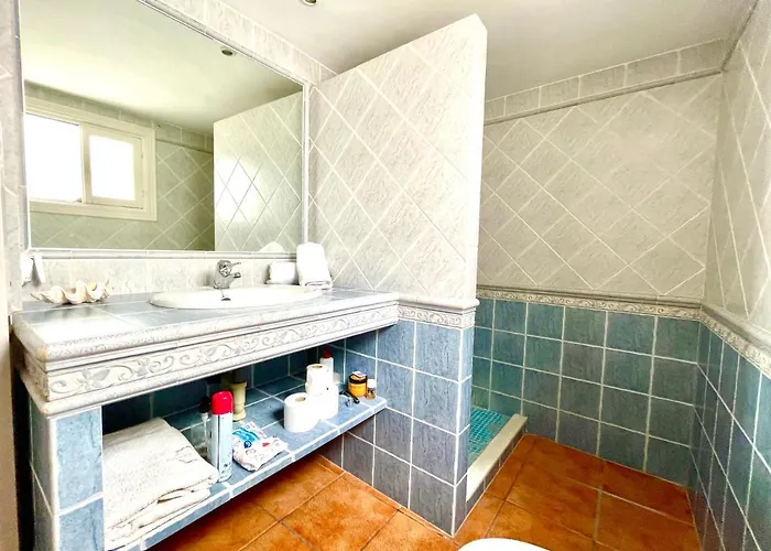 Casa De Pueblo En El Centro De Estepona, Plaza De Las Flores